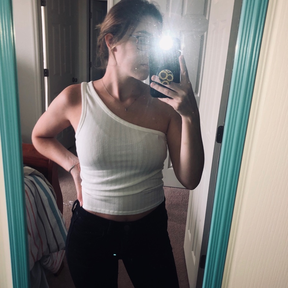 AE shoulder top